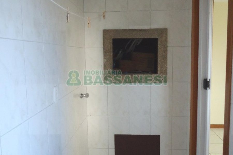 Apartamento com 60m², 2 dormitórios, 1 vaga, no bairro Petrópolis em Caxias do Sul para Alugar