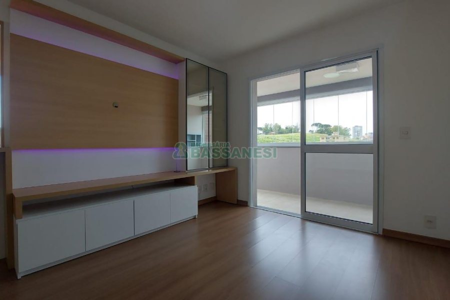 Apto Mobiliado com 79m², 2 dormitórios, 2 vagas, no bairro Medianeira em Caxias do Sul para Alugar