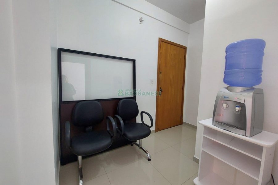 Sala Mobiliada com 38m², no bairro Centro em Caxias do Sul para Alugar