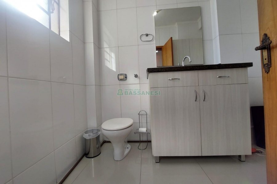 Sala Mobiliada com 38m², no bairro Centro em Caxias do Sul para Alugar