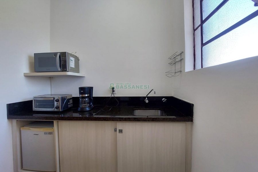 Sala Mobiliada com 38m², no bairro Centro em Caxias do Sul para Alugar