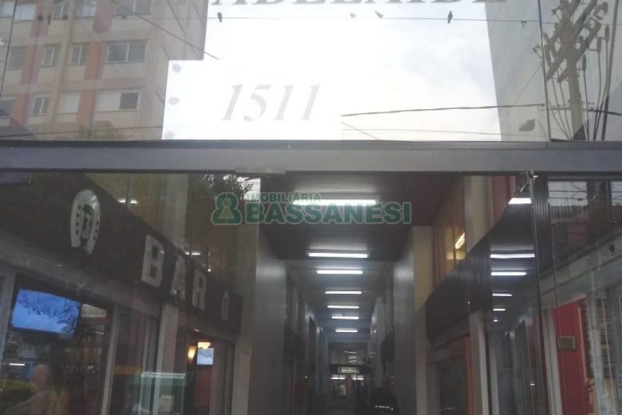 Sala Mobiliada com 38m², no bairro Centro em Caxias do Sul para Alugar
