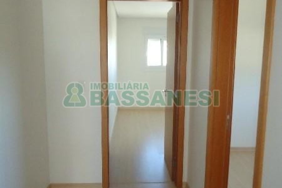 Apartamento com 93m², 2 dormitórios, 2 vagas, no bairro Villagio Iguatemi em Caxias do Sul para Alugar