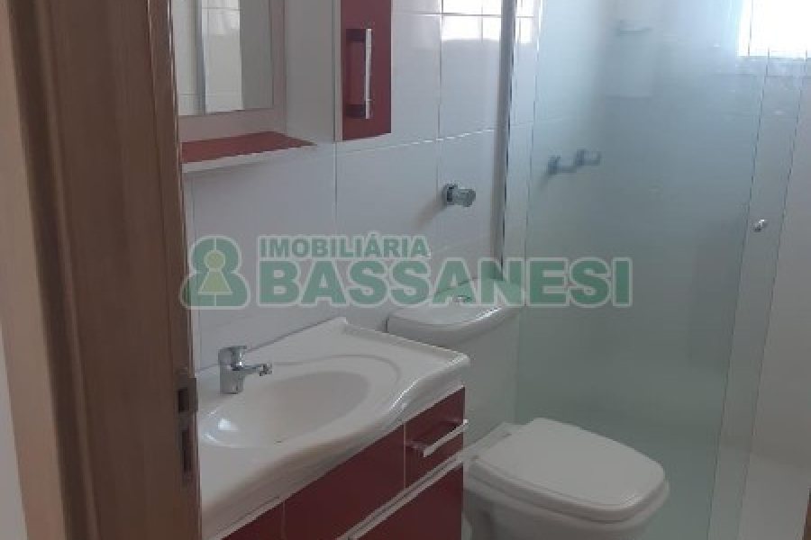 Apartamento com 37m², 1 dormitório, 1 vaga, no bairro Petrópolis em Caxias do Sul para Alugar
