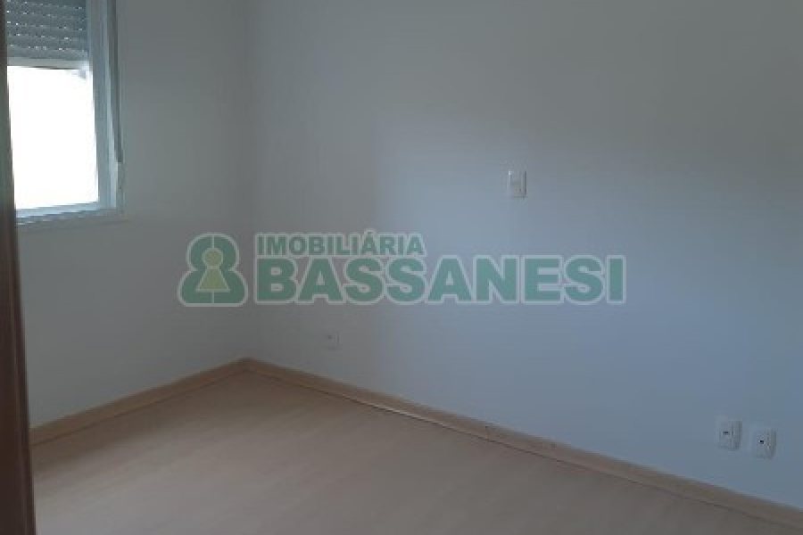 Apartamento com 37m², 1 dormitório, 1 vaga, no bairro Petrópolis em Caxias do Sul para Alugar
