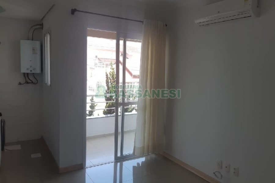 Apartamento com 37m², 1 dormitório, 1 vaga, no bairro Petrópolis em Caxias do Sul para Alugar