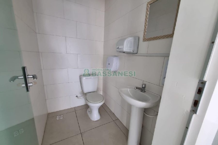 Loja com 154m², no bairro Cruzeiro em Caxias do Sul para Alugar