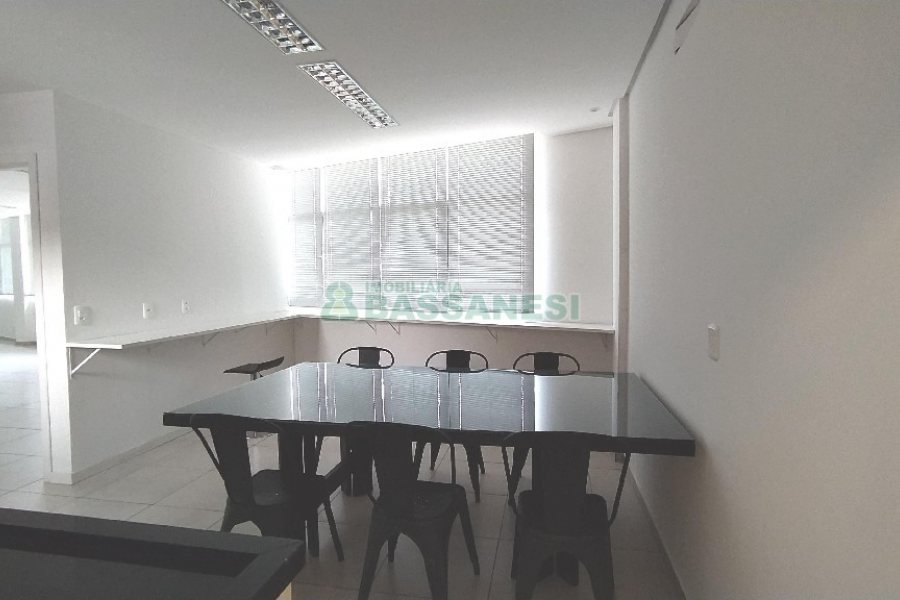 Sala com 207m², no bairro Floresta em Caxias do Sul para Alugar