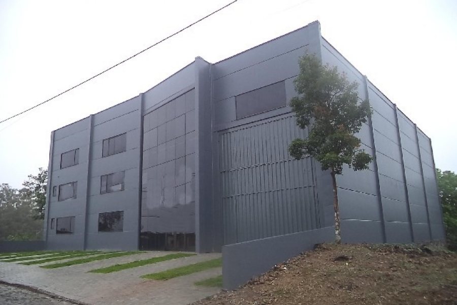 Pavilhão com 678m², no bairro Ana Rech em Caxias do Sul para Alugar