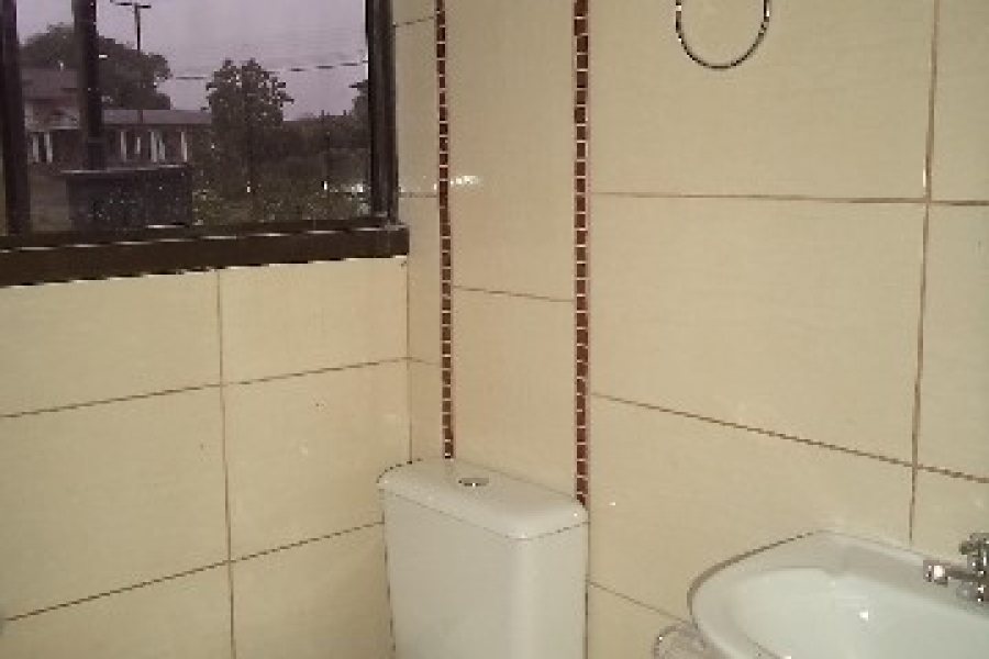 Pavilhão com 678m², no bairro Ana Rech em Caxias do Sul para Alugar