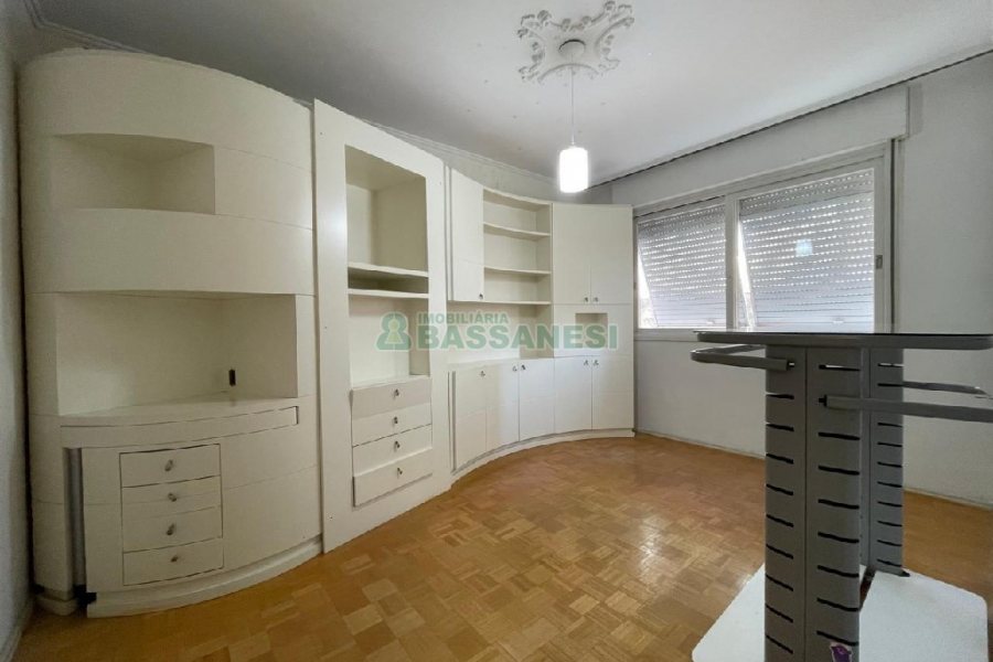 Apto Mobiliado com 80m², 3 dormitórios, no bairro São Pelegrino em Caxias do Sul para Comprar