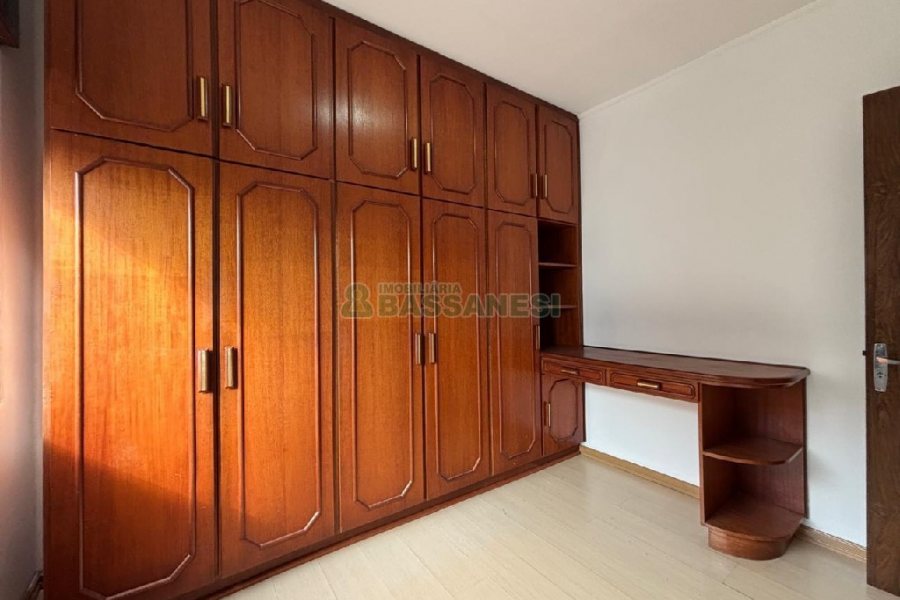 Apartamento com 91m², 3 dormitórios, 1 vaga, no bairro Panazzolo em Caxias do Sul para Alugar