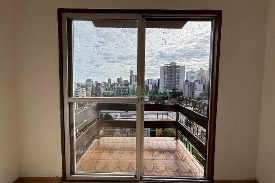 Apartamento com 91m², 3 dormitórios, 1 vaga, no bairro Panazzolo em Caxias do Sul para Alugar