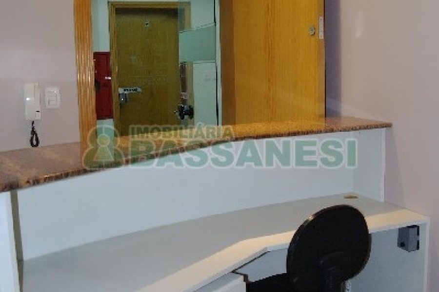 Sala Mobiliada com 52m², 1 vaga, no bairro Centro em Caxias do Sul para Comprar