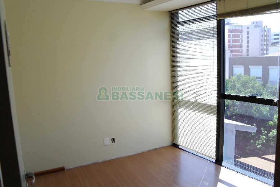 Sala Mobiliada com 52m², 1 vaga, no bairro Centro em Caxias do Sul para Comprar