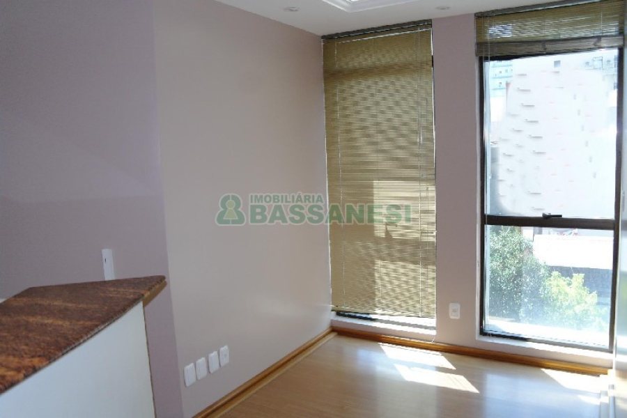 Sala Mobiliada com 52m², 1 vaga, no bairro Centro em Caxias do Sul para Comprar