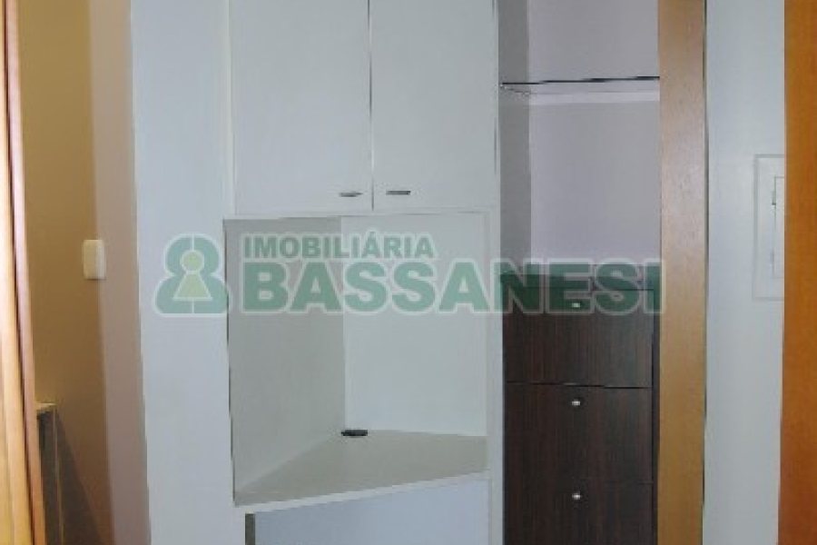 Sala Mobiliada com 52m², 1 vaga, no bairro Centro em Caxias do Sul para Comprar