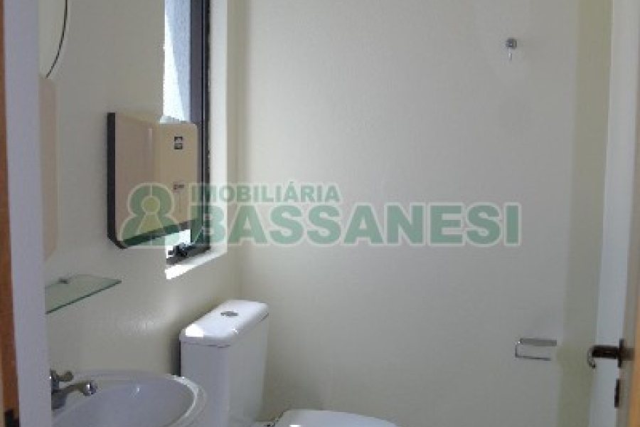 Sala Mobiliada com 52m², 1 vaga, no bairro Centro em Caxias do Sul para Comprar