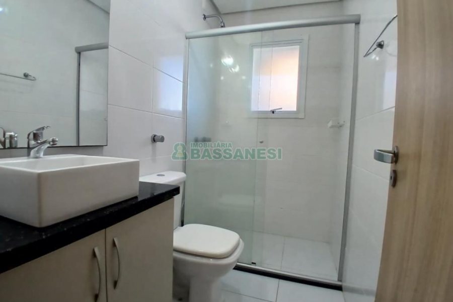 Apto Mobiliado com 37m², 1 dormitório, 1 vaga, no bairro Petrópolis em Caxias do Sul para Alugar