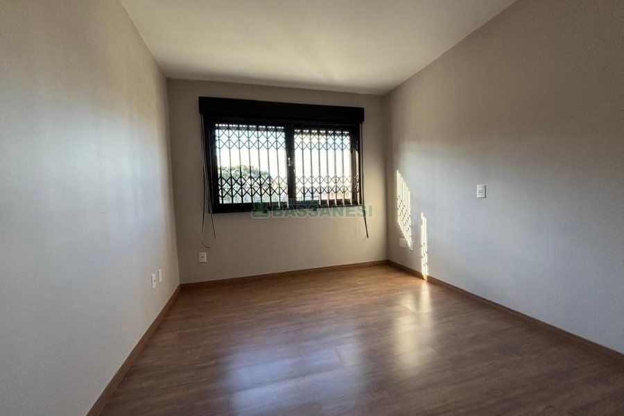 Casa com 156m², 3 dormitórios, 5 vagas, no bairro São Pelegrino em Caxias do Sul para Alugar