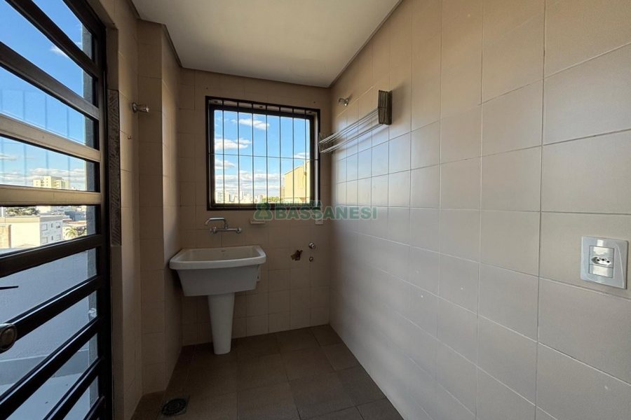 Casa com 156m², 3 dormitórios, 5 vagas, no bairro São Pelegrino em Caxias do Sul para Alugar