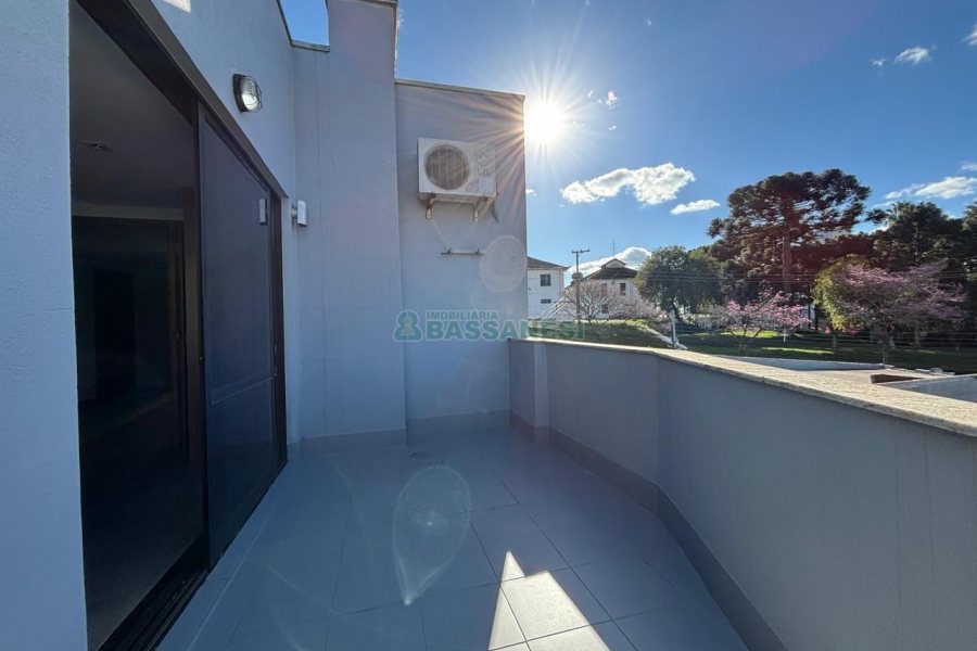Casa com 156m², 3 dormitórios, 5 vagas, no bairro São Pelegrino em Caxias do Sul para Alugar