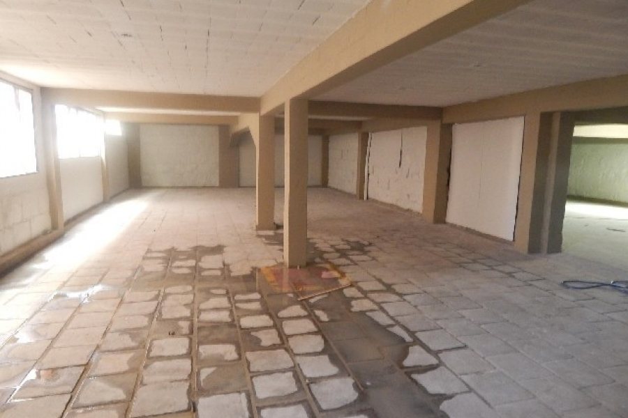 Loja com 800m², no bairro Sagrada Família em Caxias do Sul para Alugar