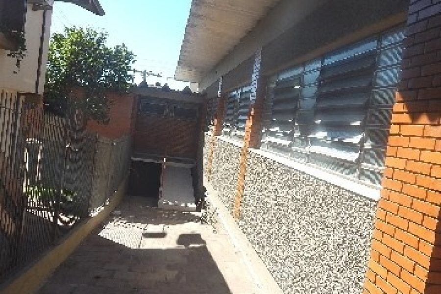 Loja com 800m², no bairro Sagrada Família em Caxias do Sul para Alugar