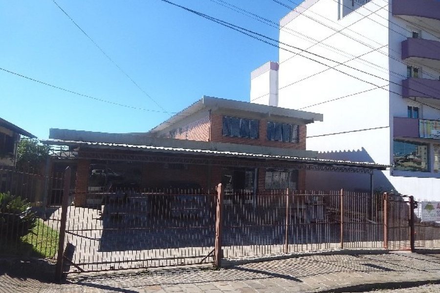 Loja com 800m², no bairro Sagrada Família em Caxias do Sul para Alugar