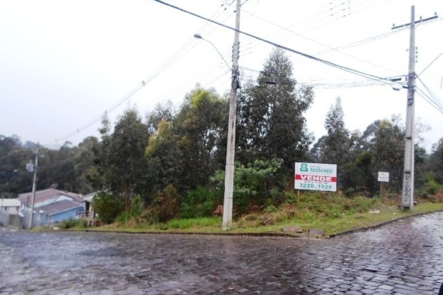Terreno com 720m², no bairro Sanvitto em Caxias do Sul para Comprar