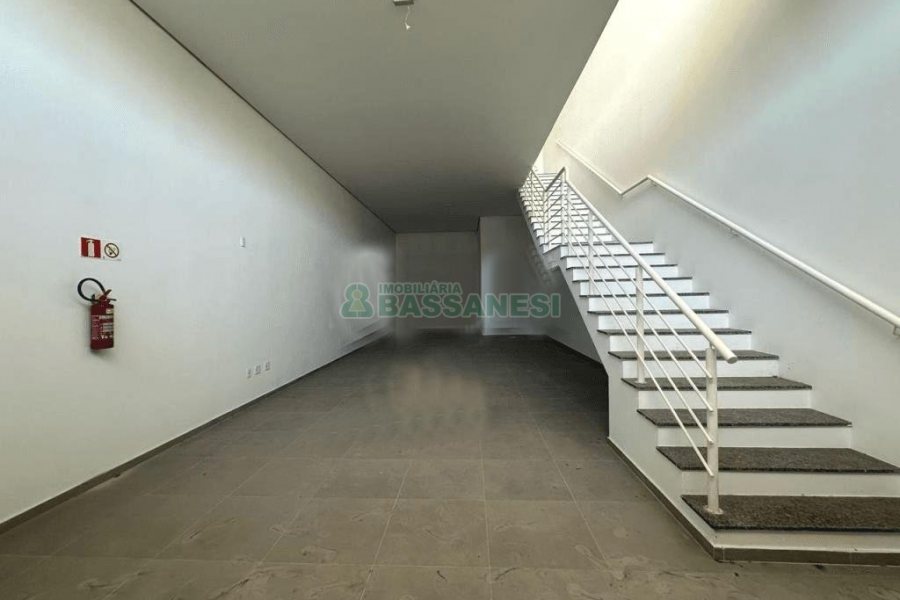 Loja com 230m², no bairro Interlagos em Caxias do Sul para Alugar