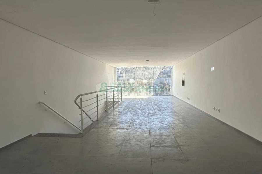Loja com 230m², no bairro Interlagos em Caxias do Sul para Alugar