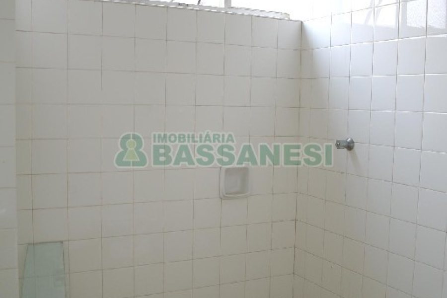 Sala com 42m², no bairro Centro em Caxias do Sul para Alugar
