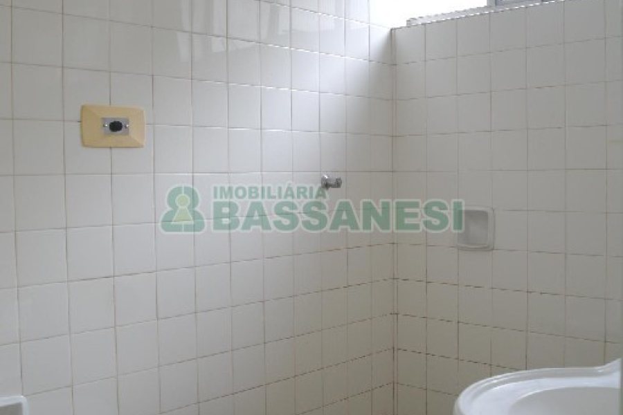 Sala com 42m², no bairro Centro em Caxias do Sul para Alugar
