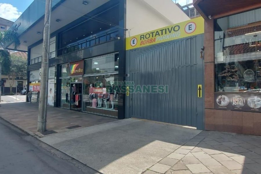Estacionamento com 100m², no bairro São Pelegrino em Caxias do Sul para Alugar