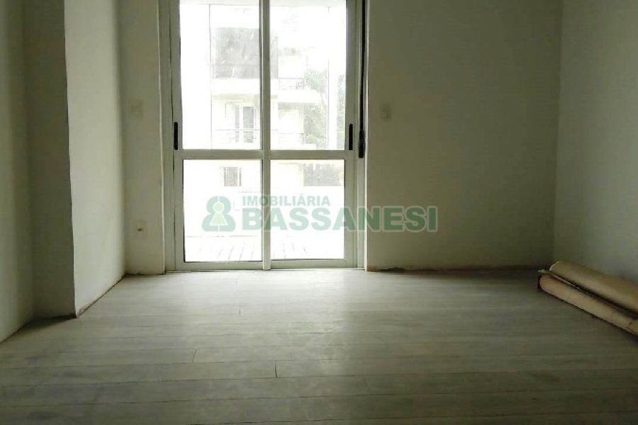Apartamento com 115m², 3 dormitórios, 2 vagas, no bairro Marechal Floriano em Caxias do Sul para Comprar