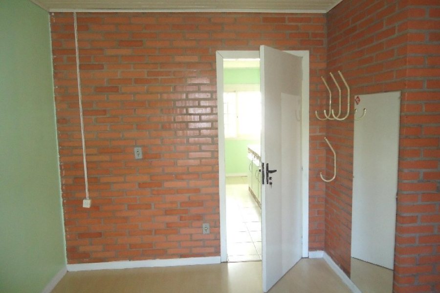 Casa com 50m², 2 dormitórios, no bairro Santa Catarina em Caxias do Sul para Comprar