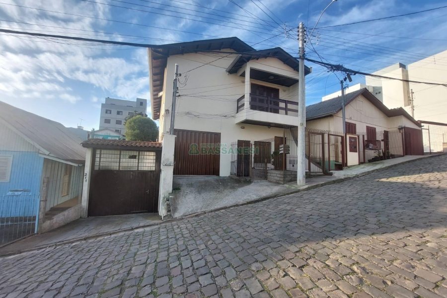Apartamento com 94m², 2 dormitórios, 1 vaga, no bairro Interlagos em Caxias do Sul para Alugar