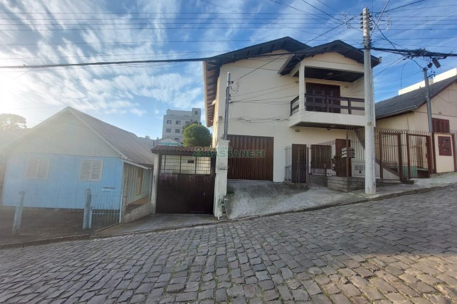 Apartamento com 94m², 2 dormitórios, 1 vaga, no bairro Interlagos em Caxias do Sul para Alugar