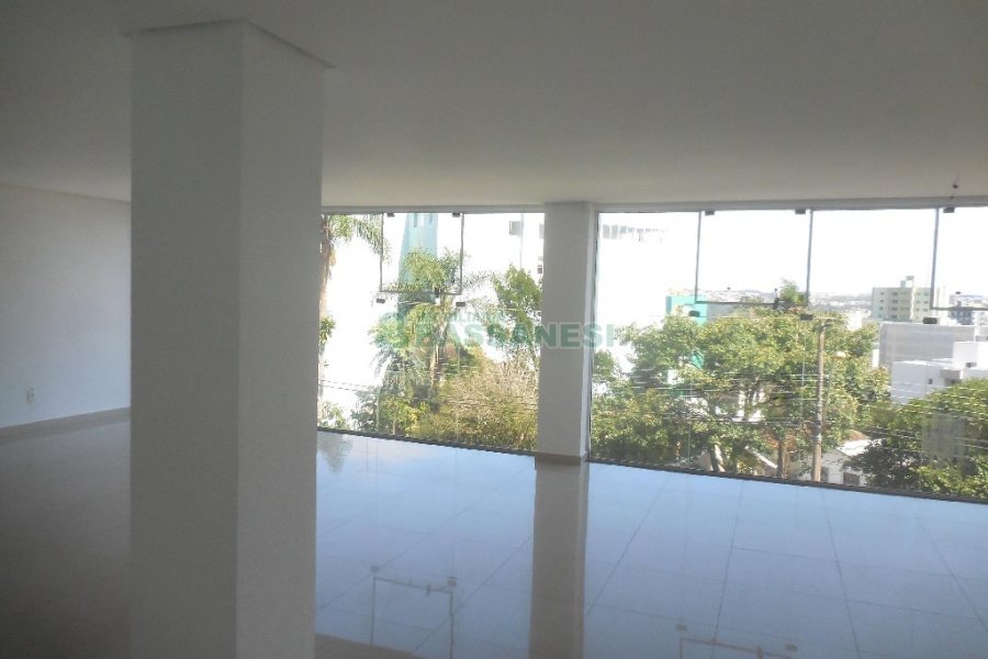 Sala com 92m², no bairro Madureira em Caxias do Sul para Comprar