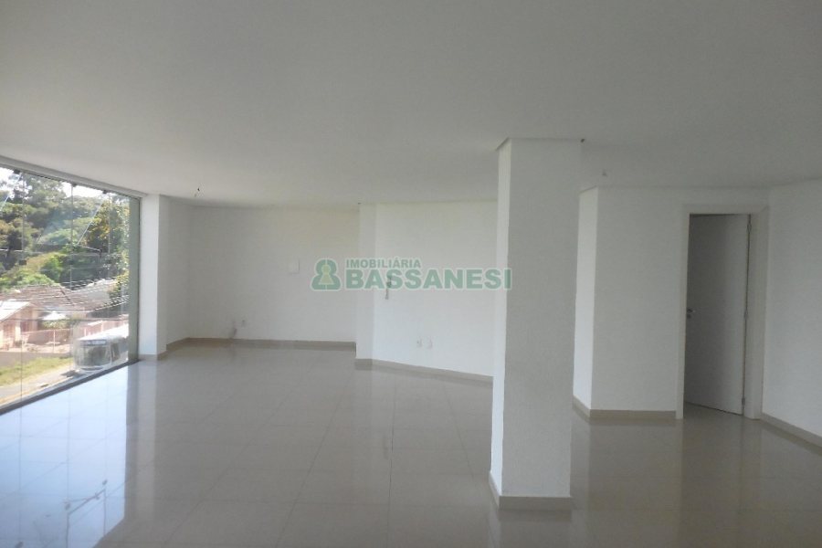 Sala com 92m², no bairro Madureira em Caxias do Sul para Comprar