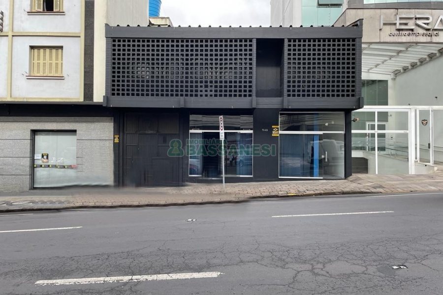 Pavilhão com 620m², no bairro Exposição em Caxias do Sul para Alugar