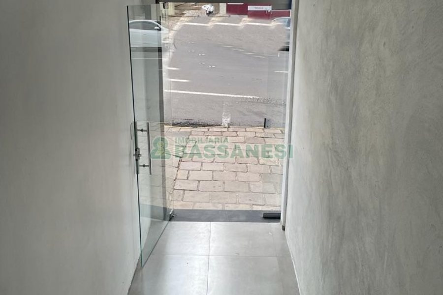 Pavilhão com 620m², no bairro Exposição em Caxias do Sul para Alugar