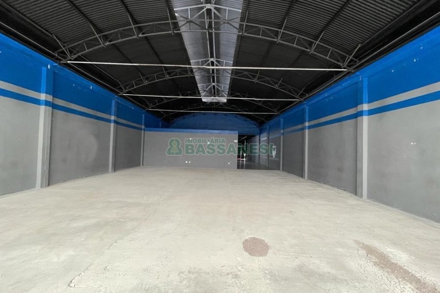 Pavilhão com 620m², no bairro Exposição em Caxias do Sul para Alugar