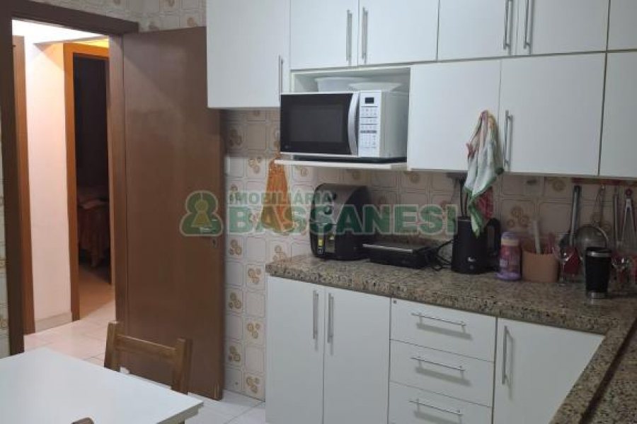 Apartamento com 68m², 2 dormitórios, 1 vaga, no bairro Rio Branco em Caxias do Sul para Comprar