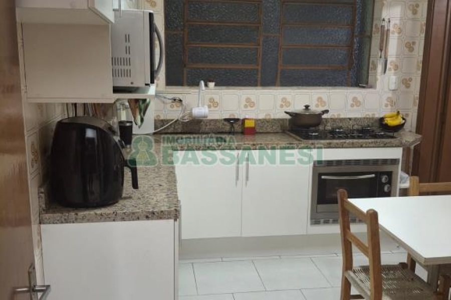 Apartamento com 68m², 2 dormitórios, 1 vaga, no bairro Rio Branco em Caxias do Sul para Comprar