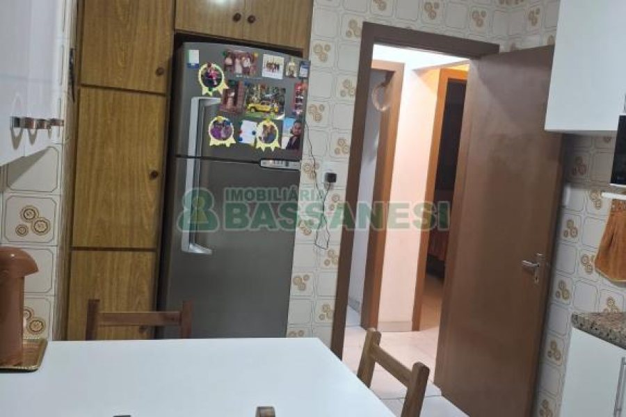 Apartamento com 68m², 2 dormitórios, 1 vaga, no bairro Rio Branco em Caxias do Sul para Comprar