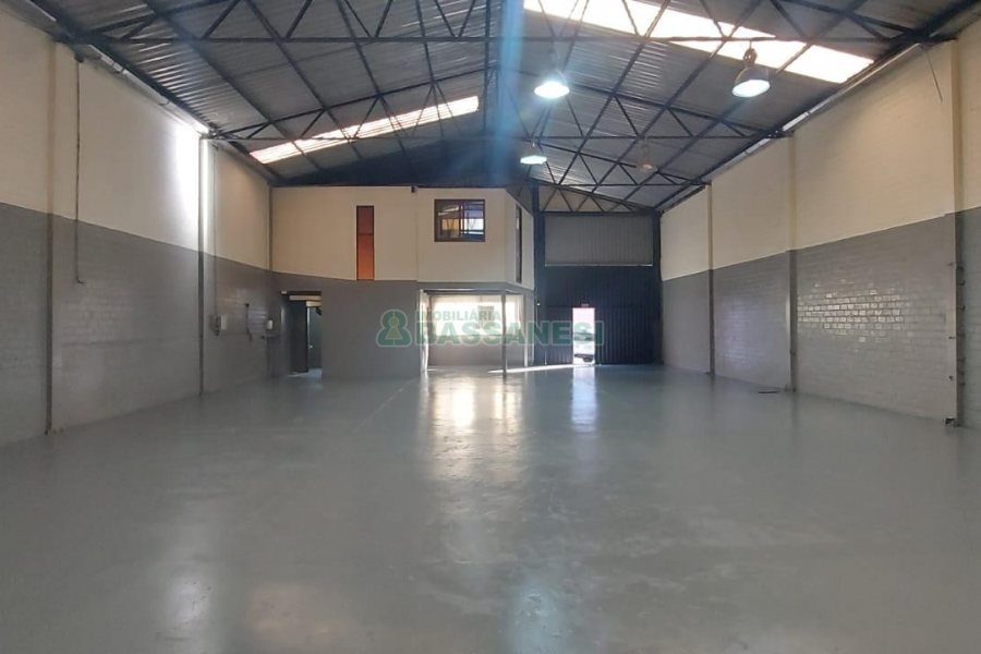 Pavilhão com 280m², no bairro Santa Catarina em Caxias do Sul para Alugar