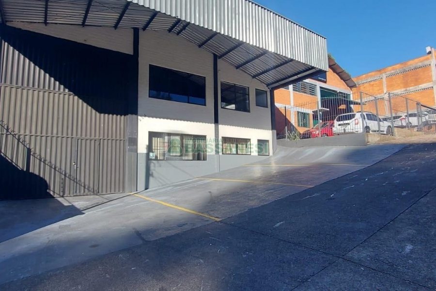 Pavilhão com 280m², no bairro Santa Catarina em Caxias do Sul para Alugar