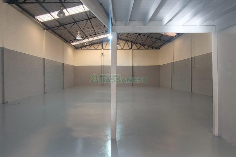 Pavilhão com 280m², no bairro Santa Catarina em Caxias do Sul para Alugar
